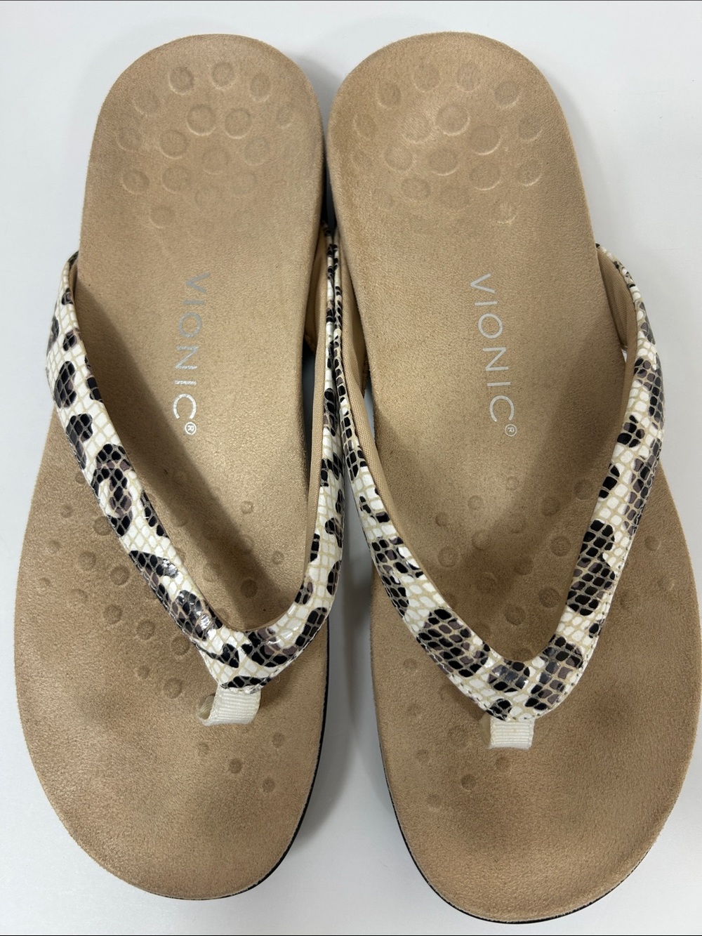 Vionic Women's Tan Footbed Snake-Print Thong Sandals Size 9